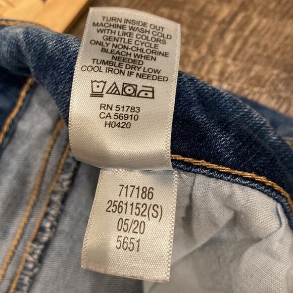 Maurices Mid Rise Skinny Jean Medium Wash Size XL Short - Picture 5 of 9